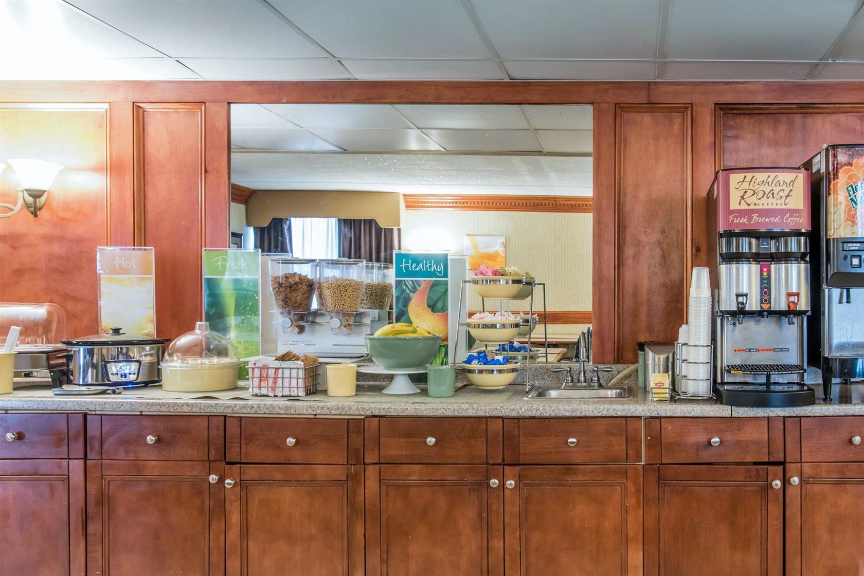 Comfort Inn & Suites Liverpool - Syracuse North Екстериор снимка