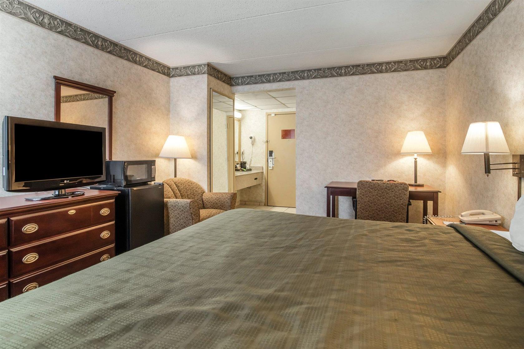 Comfort Inn & Suites Liverpool - Syracuse North Екстериор снимка