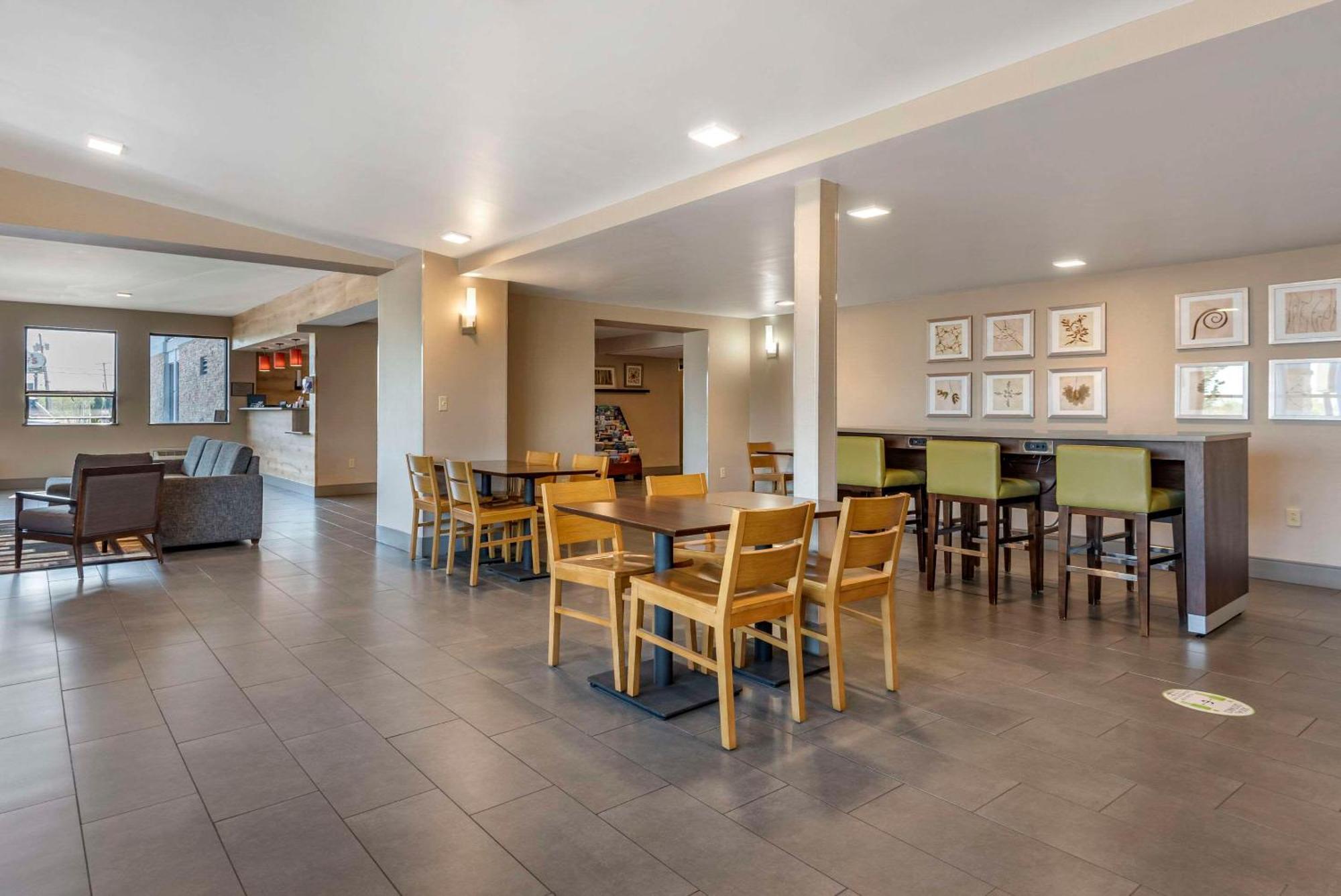 Comfort Inn & Suites Liverpool - Syracuse North Екстериор снимка