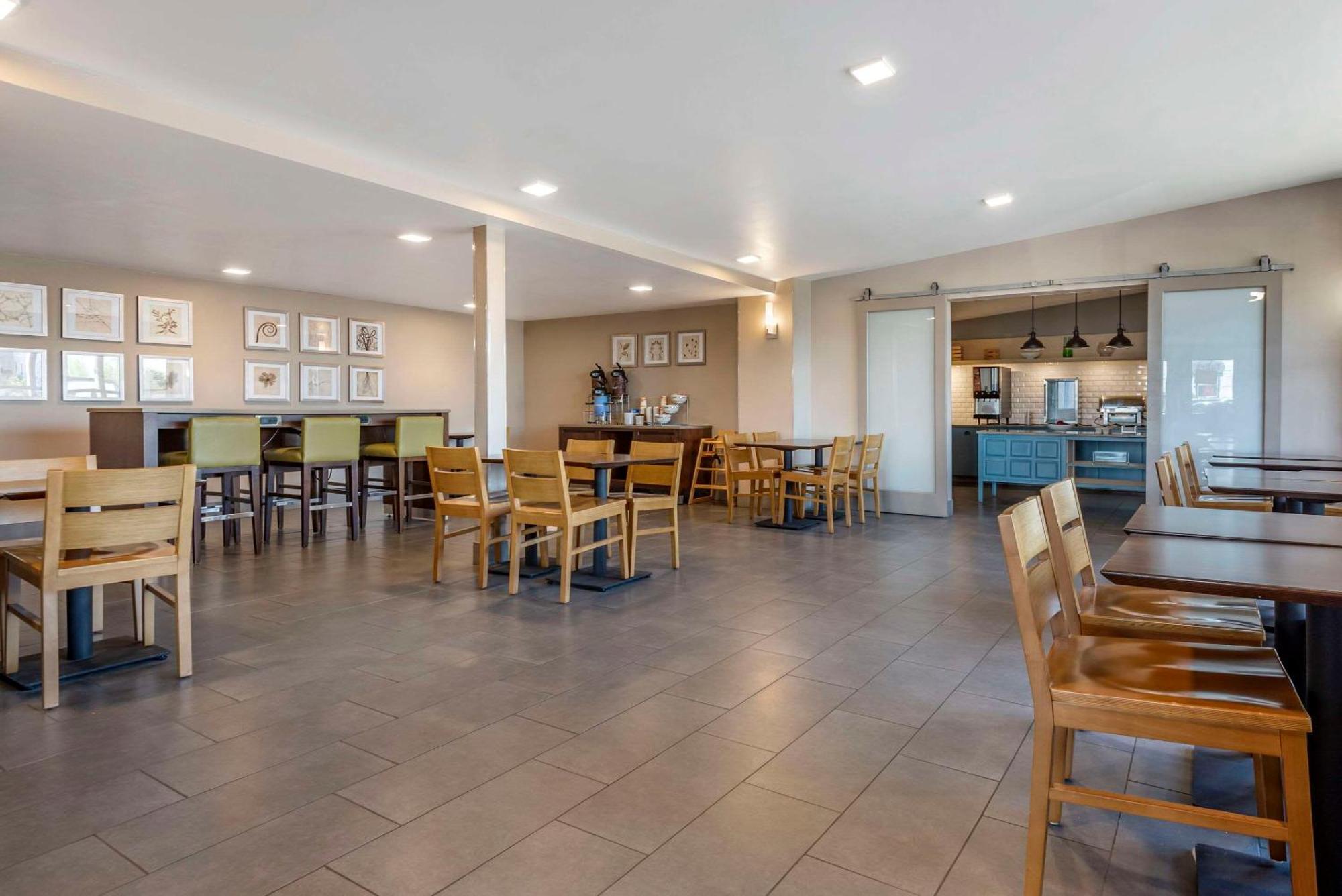 Comfort Inn & Suites Liverpool - Syracuse North Екстериор снимка