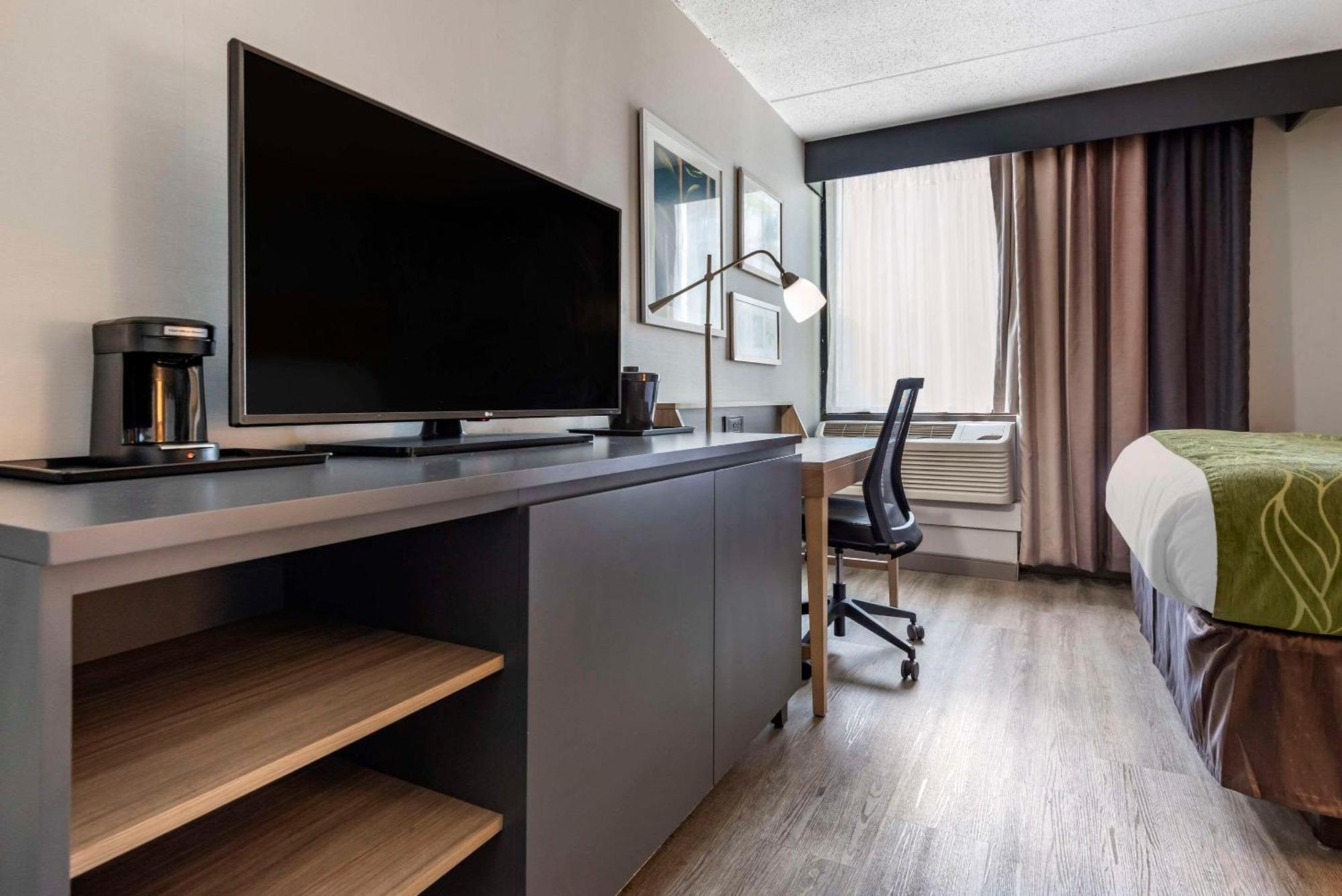 Comfort Inn & Suites Liverpool - Syracuse North Екстериор снимка
