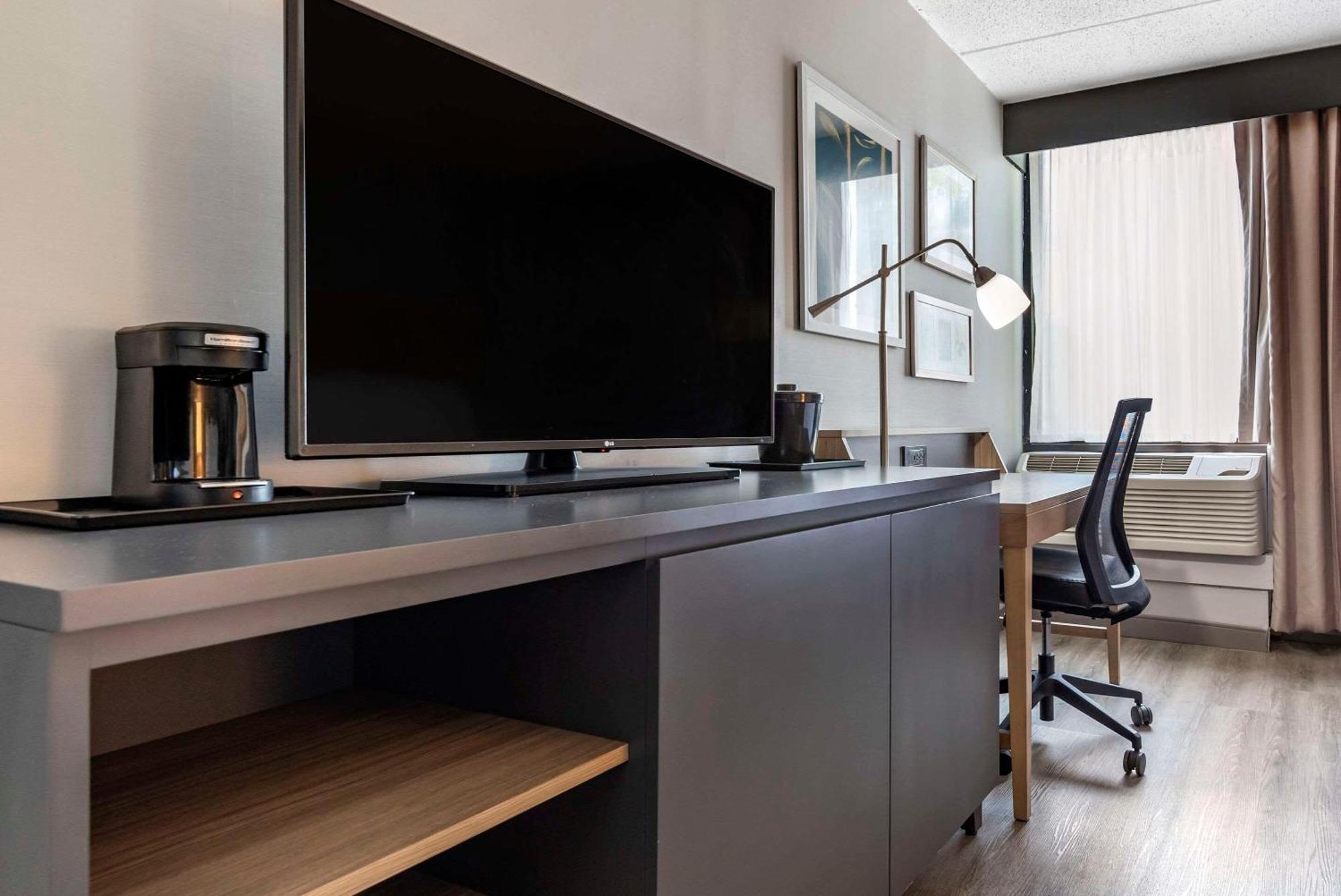 Comfort Inn & Suites Liverpool - Syracuse North Екстериор снимка