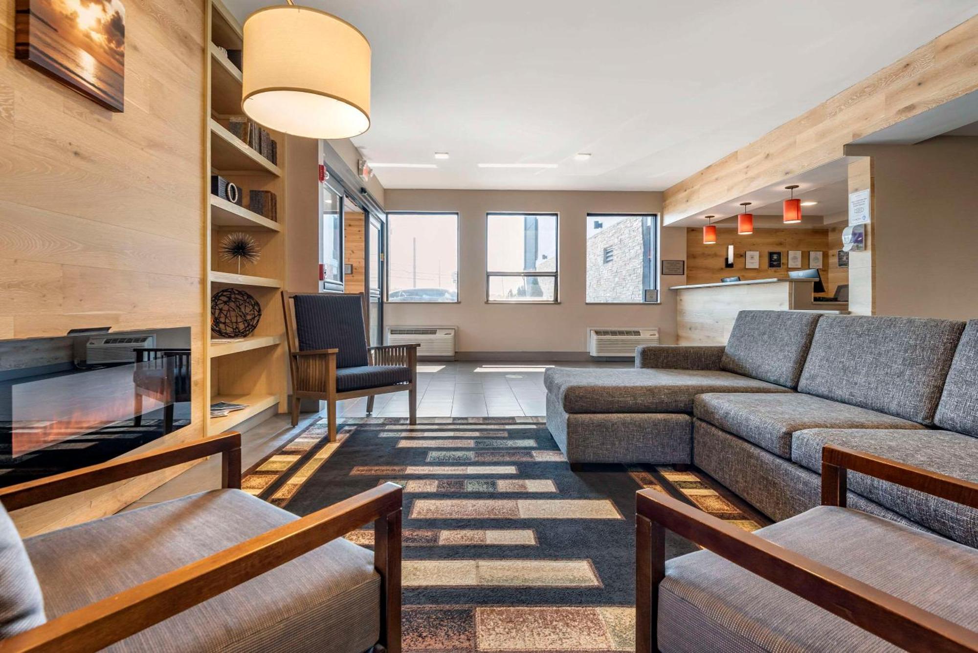 Comfort Inn & Suites Liverpool - Syracuse North Екстериор снимка